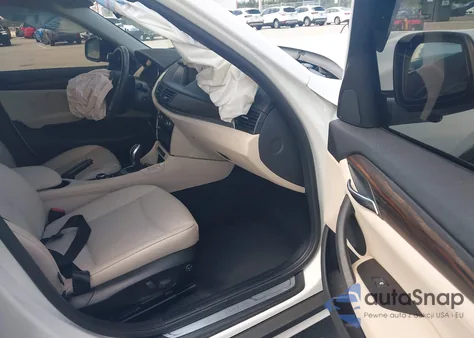 2015 BMW X1 xDrive28I из США, поврежденный, VIN WBAVL1C52FVY33303